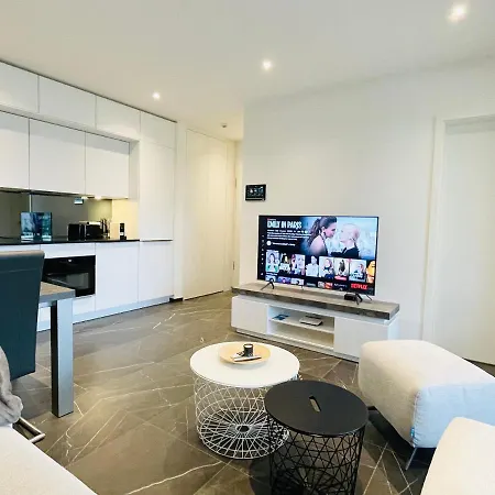 Luxury 1 Bedroom With Terrace & Parking In Cloche D'or- Cd3 Apartment