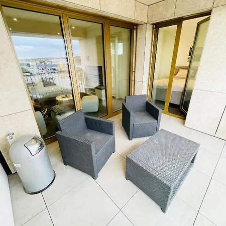 Apartment Luxury 1 Bedroom With Terrace & Parking In Cloche D'or- Cd3